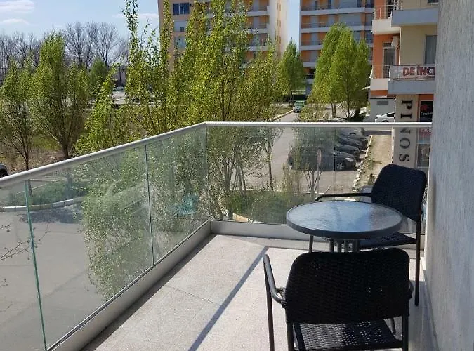 Blue Marina Clubbing 5 Mamaia