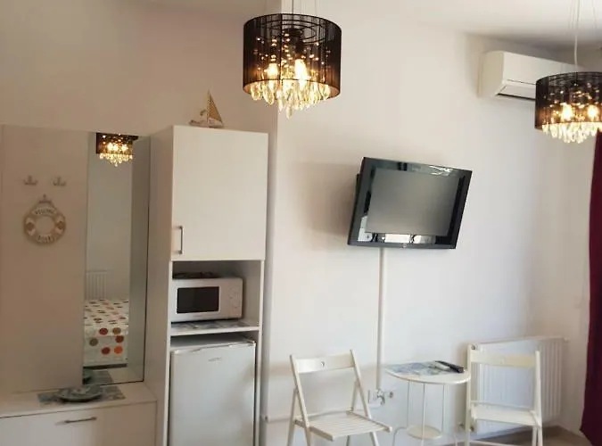 Blue Marina Clubbing 5 Mamaia